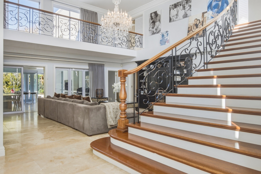 9 Bedroom Property for Sale in Constantia Western Cape